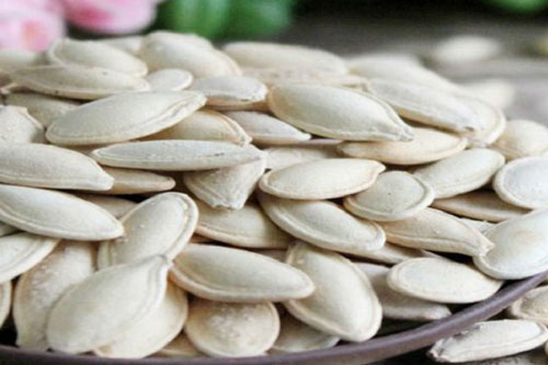 Ngày Tết ăn hạt bí phải nhớ 3 điều này để không làm ảnh hưởng tới sức khỏe