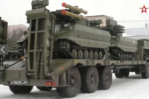 Sức mạnh robot Nga khi mang 3 loại tên lửa khác nhau