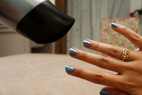 Mẹo hay với máy sấy tóc chị em cần nhớ