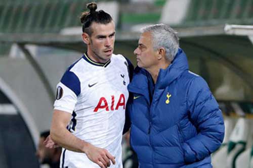 Vì sao Bale bị Mourinho loại ở trận đấu Everton vs Tottenham?