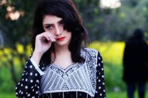 Mang quà về biếu Tết nhà chồng thì gặp ngay chị chồng và tình huống trớ trêu khiến tôi uất ức đến muốn khóc