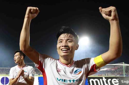 B&#xF9;i Ti&#x1EBF;n D&#x169;ng: &#x27;N&#x103;m 2020 v&#x1EDB;i t&#xF4;i &#x111;&#xFA;ng l&#xE0;... tam h&#x1EF7; l&#xE2;m m&#xF4;n&#x27;