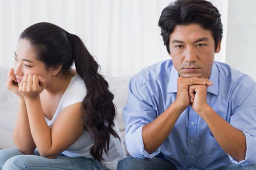 Vợ mua rất nhiều quà để về quê ngoại chúc Tết, thấy vậy tôi hỏi quà quê nội thì nhận được câu trả lời sốc óc