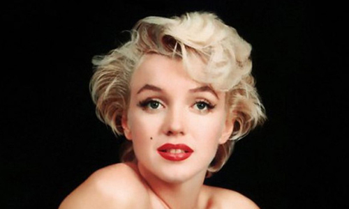 Lộ bằng chứng Marilyn Monroe làm đẹp bằng "dao kéo"