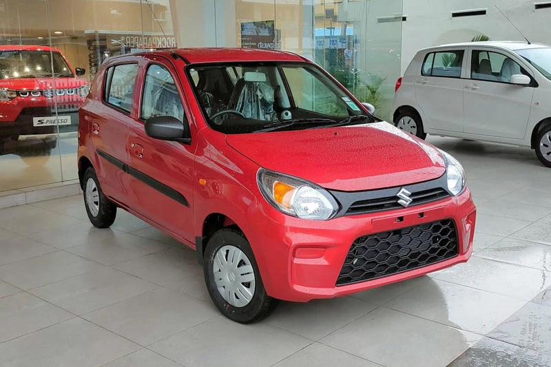 1. Suzuki Alto (doanh số: 18.260 chiếc).