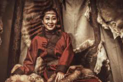 Vị "Hoàng hậu" huyền thoại trong lịch sử Mông Cổ: Chấp nhận tái giá với chồng nhỏ hơn 7 tuổi vì hòa bình dân tộc, sinh ra 4 cặp sinh đôi