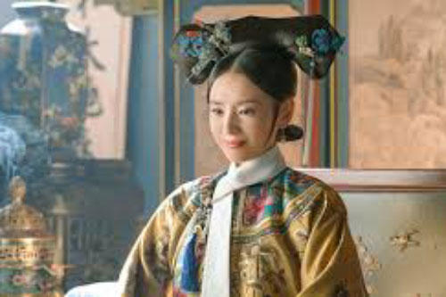 Hoàng hậu Phú Sát thị đột ngột qua đời khi xuất cung cùng Hoàng đế Càn Long, đến nay nguyên nhân vẫn là ẩn số với nhiều lời đồn đoán