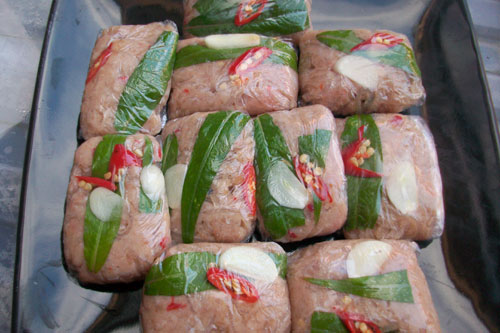 Những người không nên ăn nem chua ngày Tết