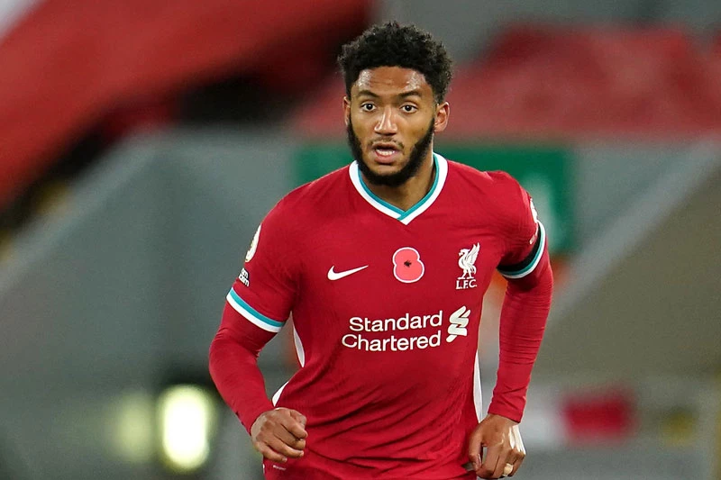 Trung vệ: Joe Gomez (Liverpool).