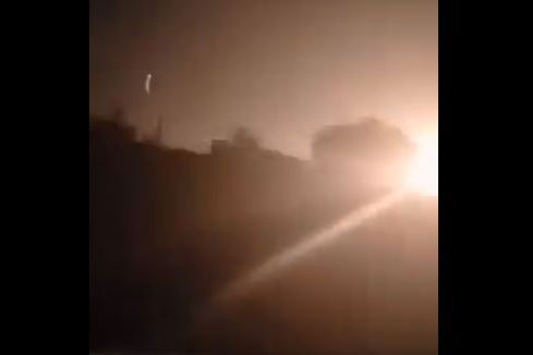 Một vật thể không xác định bị bắn rơi ở căn cứ không quân Khmeimim