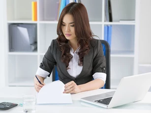 Ngồi văn phòng cả ngày bụng vẫn eo thon chỉ nhớ bí quyết này