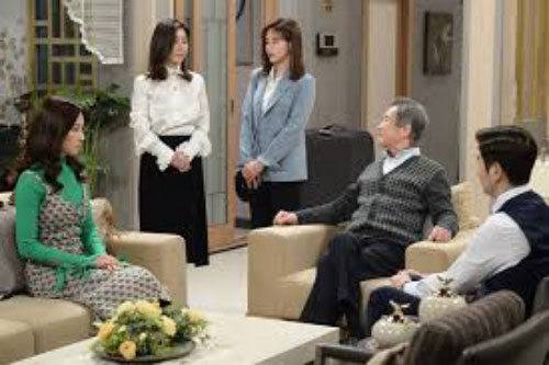 Sang chơi Tết nhà bạn trai, cô gái điếng người trước câu hỏi: "Sao mẹ cháu không chồng mà sinh con", nhìn thái độ của người yêu, cô gái bùng nổ gay gắt!