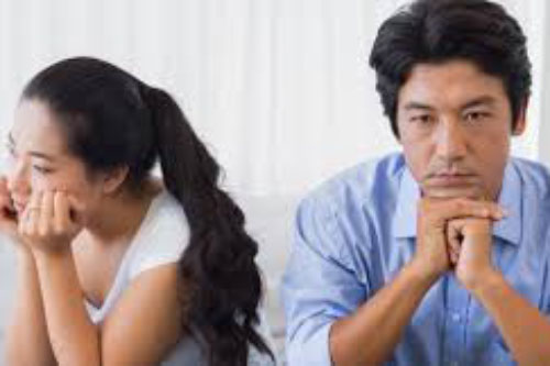 Sáng ra thấy mâm ngũ quả bị chuột cắn xé, tôi trách chồng một câu không ngờ mất luôn cái Tết