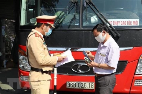 Cảnh sát Giao thông đồng loạt ra quân kiểm tra giao thông trong những ngày đầu năm mới