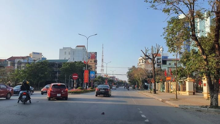 Phố phường không đông đúc như thường ngày