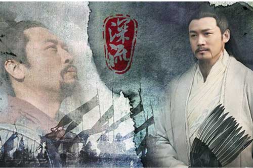 Giữ chức vụ ngang hàng với Gia Cát Lượng trong triều đình Thục Hán nhưng nhân vật này luôn bị Lưu Bị coi thường, xem nhẹ