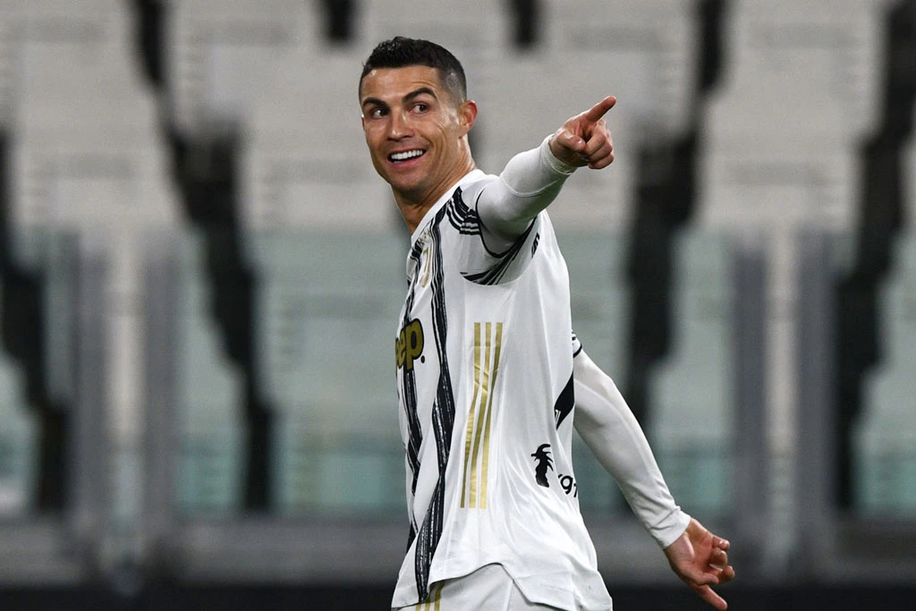 =4. Cristiano Ronaldo (Juventus, 16 bàn, 32 điểm).