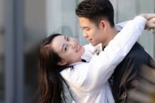 Đừng buồn nếu đàn ông thờ ơ, nhạt nhẽo với bạn ở 3 điều này, tình yêu của người ấy không cháy bỏng nồng nàn nhưng lại bền bỉ dài lâu cả đời chẳng tắt lụi