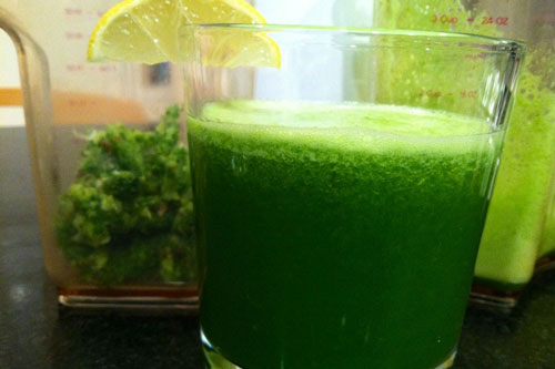 Bị mụn mãi không khỏi hãy thường xuyên uống nước này