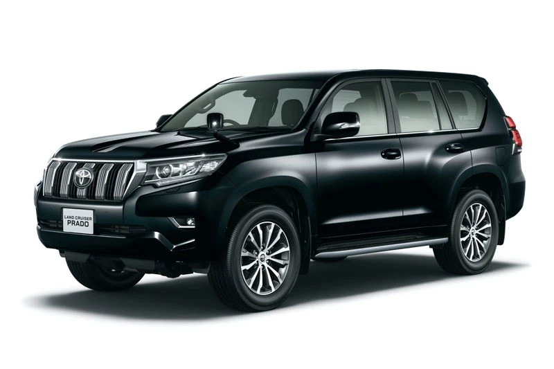 8. Toyota Land Cruiser Prado (doanh số: 32 chiếc).