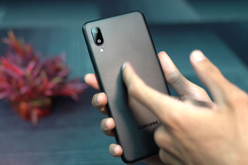 Trên tay Samsung Galaxy M02: Pin 5.000 mAh, giá siêu rẻ