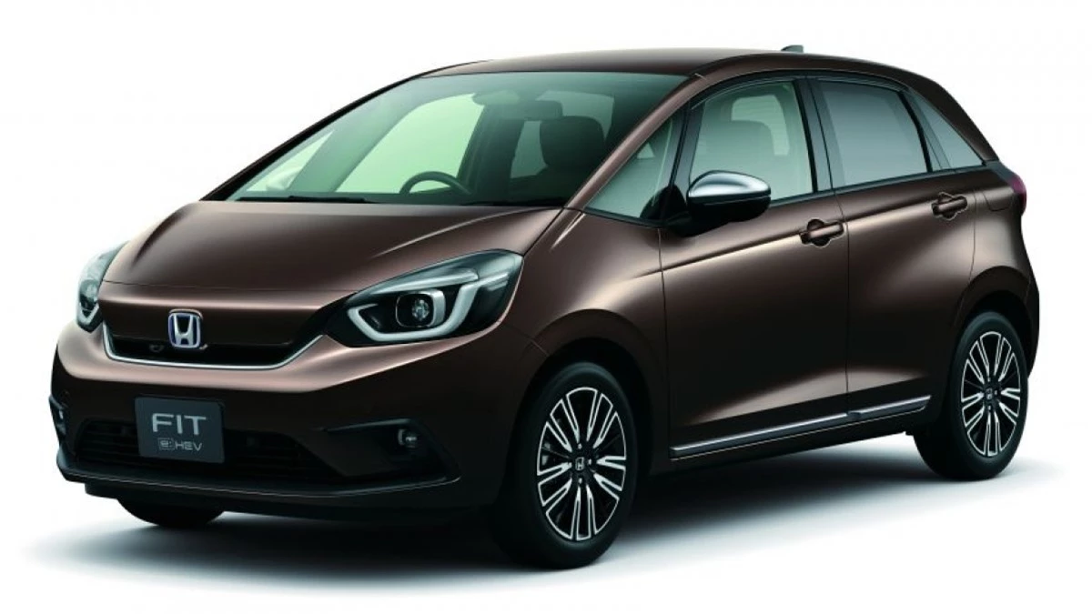 Bất chấp sự tồn tại của chiếc Honda City Hatchback dành riêng cho ASEAN mới, chiếc Jazz (hay được gọi là Fit tại thị trường Nhật Bản) với giá đắt và hiện đại hơn vừa chính thức được giới thiệu tại Singapore. Đây là thế hệ thứ 4 của mẫu xe này tại Singapore được giới thiệu.