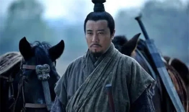 Giữ chức vụ ngang hàng với Gia Cát Lượng trong triều đình Thục Hán nhưng nhân vật này luôn bị Lưu Bị coi thường, xem nhẹ - Ảnh 6.