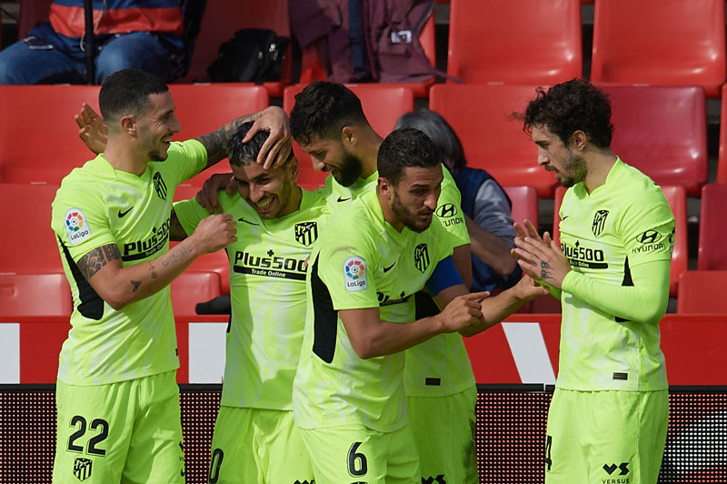 Thắng Granada, Atletico Madrid nới rộng khoảng cách 8 điểm với Real