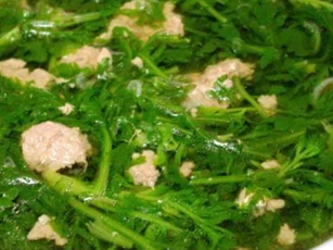 Nấu canh cải cúc với thịt phải có thêm thứ này mới ngon tuyệt cú mèo