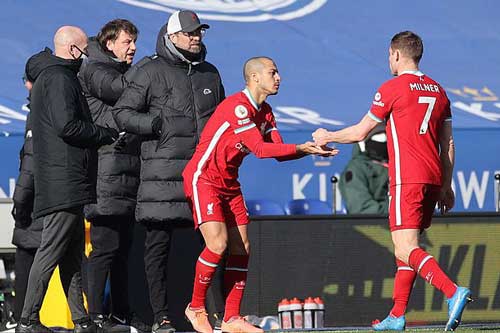 Liverpool tiếp tục chịu thiệt quân sau trận thua Leicester City