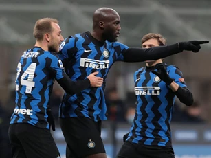 Lukaku lập cú đúp, Inter lên đỉnh Serie A