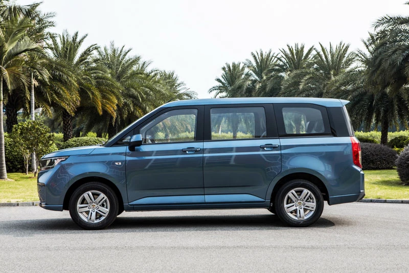 10. Wuling Hongguang (doanh số: 270.310 chiếc).