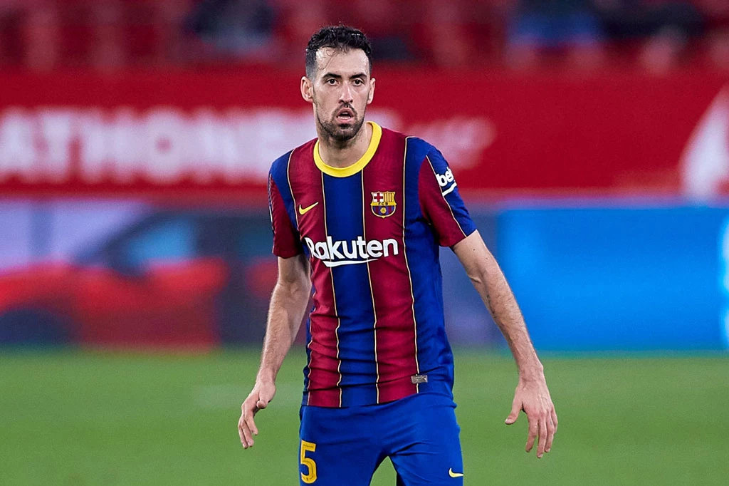 Tiền vệ: Sergio Busquets (Barcelona).