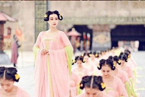 Vén màn chuyện kiểm tra cơ thể mỹ nữ khi tuyển cung phi