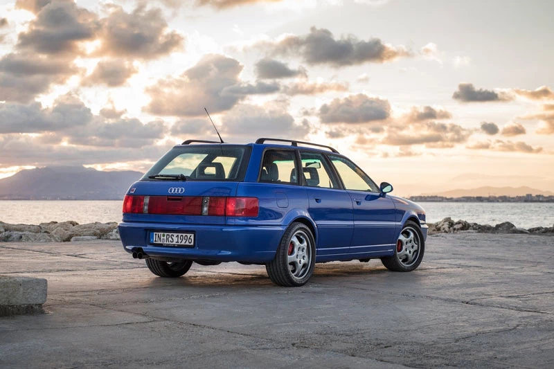 1. Audi RS2 Avant.