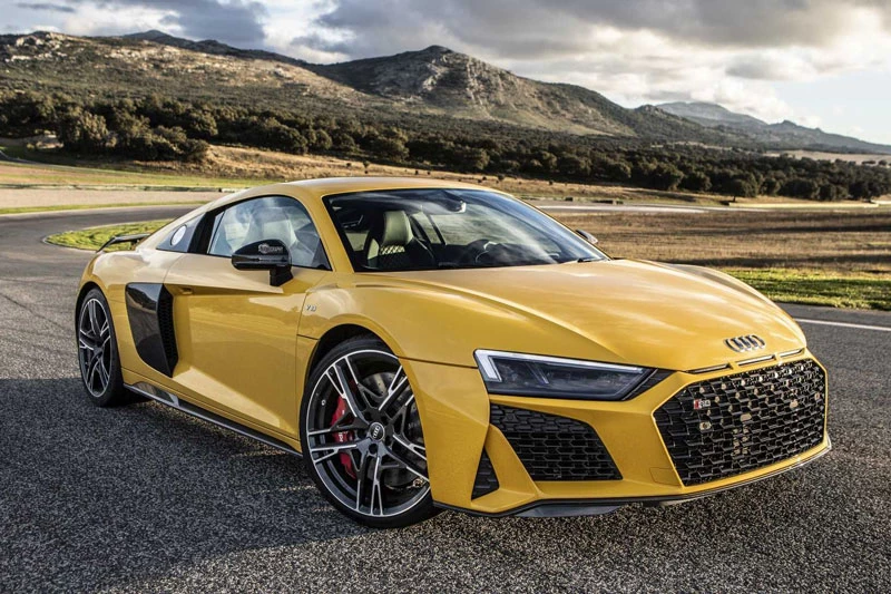 2. Audi R8 V10 Performance.