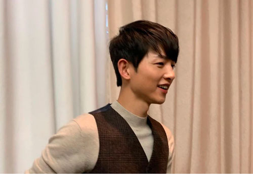 Song Joong Ki tự tin khoe ảnh chưa chỉnh sửa, nào ngờ đâu lộ ngay nhan sắc thật