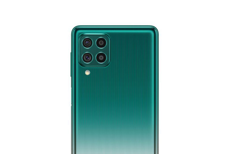 Cận cảnh smartphone pin 7.000 mAh, RAM 8 GB, 4 camera sau, giá gần 8 triệu