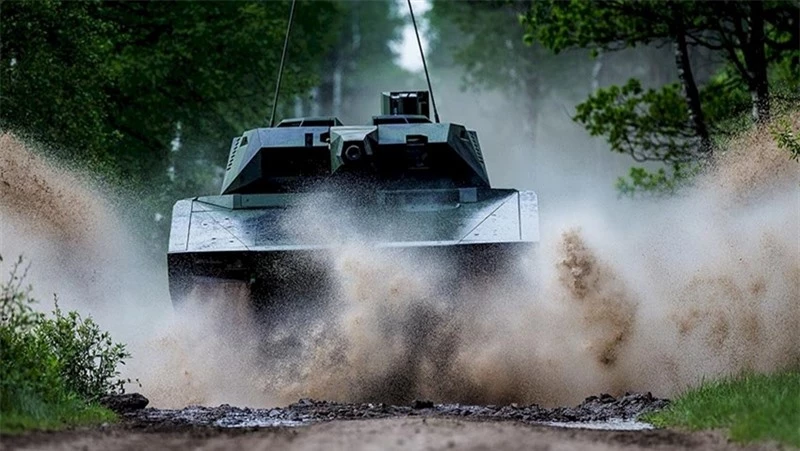 Theo Defense News, Quân đội Mỹ vừa chính thức nhận hồ sơ dự thầu của nhà sản xuất Rheinmetall Đức với xe chiến đấu thế hệ mới Lynx. Tham gia gói thầu mua sắm xe chiến đấu mới của Mỹ ngoài Rheinmetall còn có liên doanh được thành lập bởi Công ty Raytheon của Mỹ.