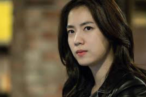 Tôi điếng người khi biết được mục đích mẹ chồng đòi giữ lợn đất của cháu gái