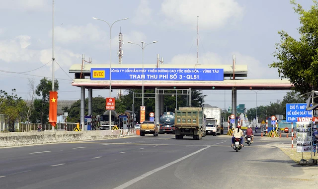 Nếu có cao tốc Biên Hòa - Vũng Tàu, giao thông trên quốc lộ 51 sẽ bớt ùn tắc. (Ảnh: ĐH)