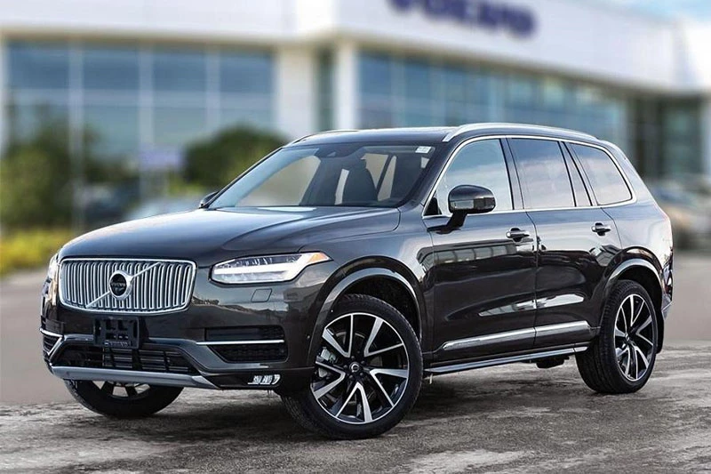 Volvo XC90.