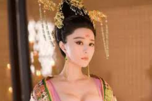 Phi tần dưới triều Thanh không được phép về nhà đón Tết cùng gia đình, vậy họ đã đón năm mới ở hậu cung như thế nào?