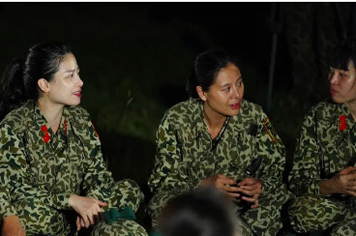 Nam Thư "tức tối" vì Dương Hoàng Yến vẫn trắng sáng sau 4 ngày nhập ngũ