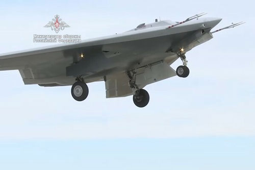 Nga trang bị cho Okhotnik bom 'ném và quên'