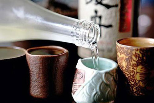 Mẹo nhận biết rượu chứa cồn công nghiệp methanol