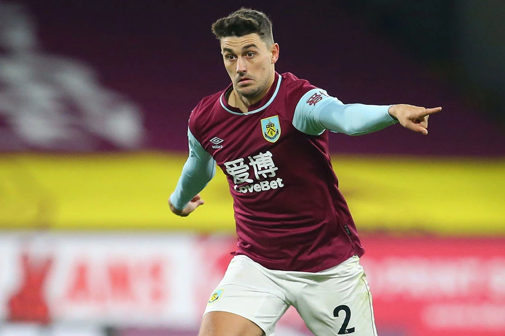 Hậu vệ: Matthew Lowton (Aston Villa).