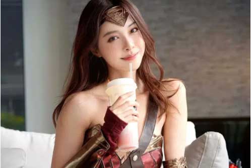 Ngắm nhan sắc đẹp đến mê mẩn của 'nữ thần' piano người Malaysia