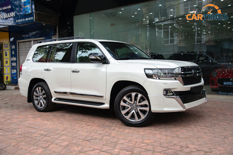 Toyota Land Cruiser VXS Executive Lounge 2021 giá hơn 6 tỷ đồng tại Việt Nam có gì đặc biệt?