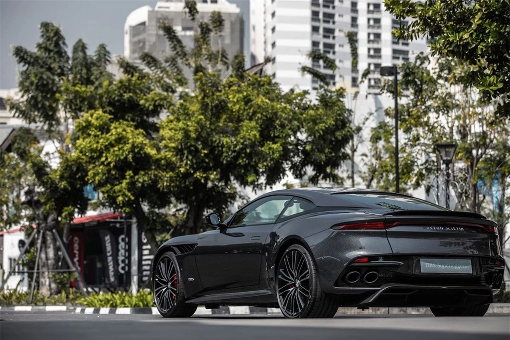 Aston Martin DBS Superleggera gia 1 trieu USD tai Thai Lan anh 16